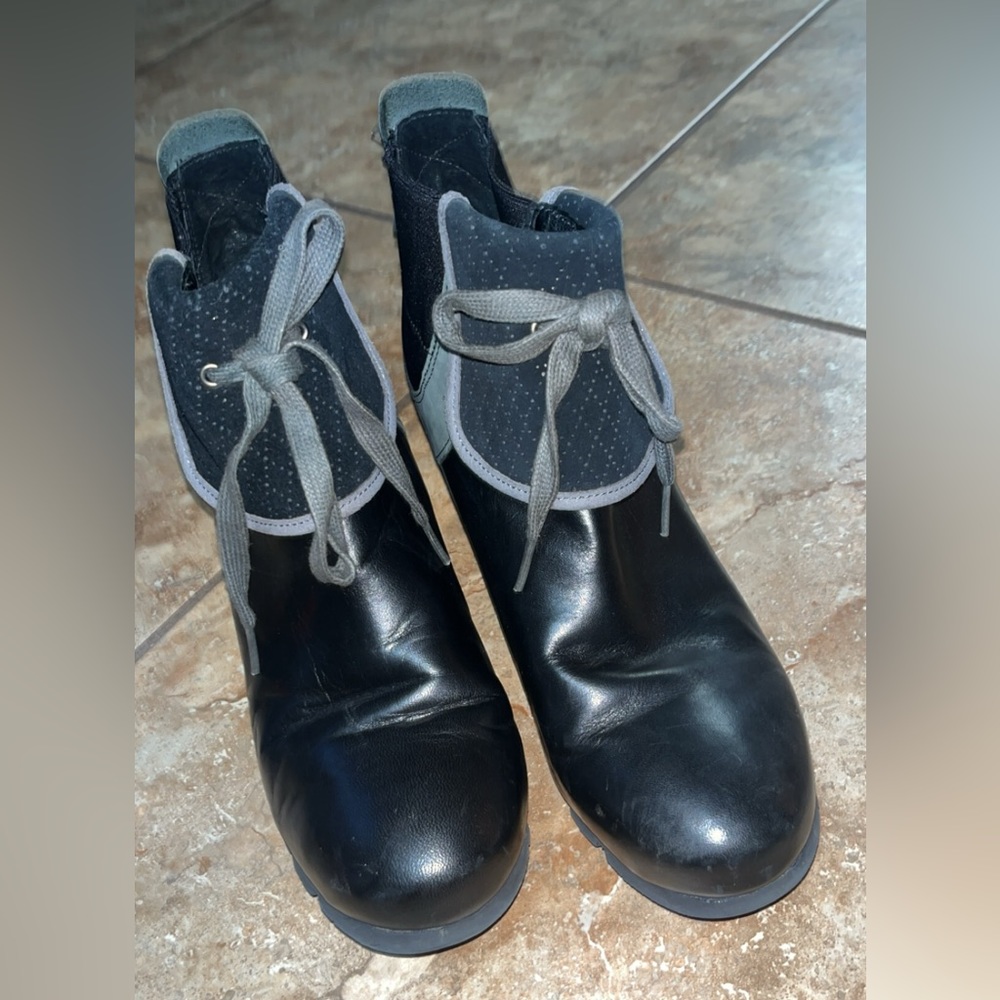 Merrel boots - Picture 2 of 3